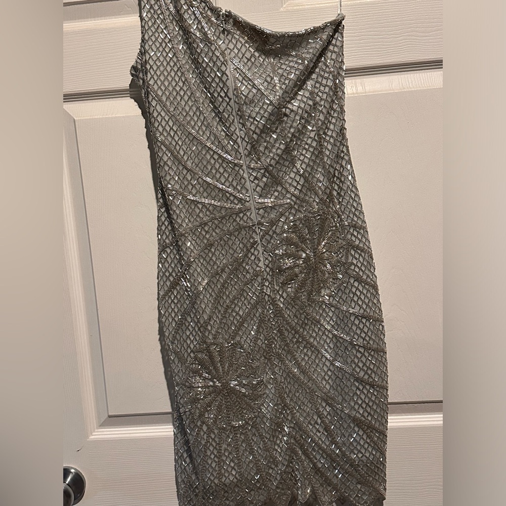 Dress one shoulder sequin metallic silver cocktail dress - Picture 3 of 4